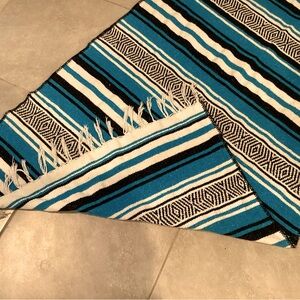 BLACK CANYON OUTFITTERS Throw Blanket 35”x72” Falsa Mexico Turquoise Black White